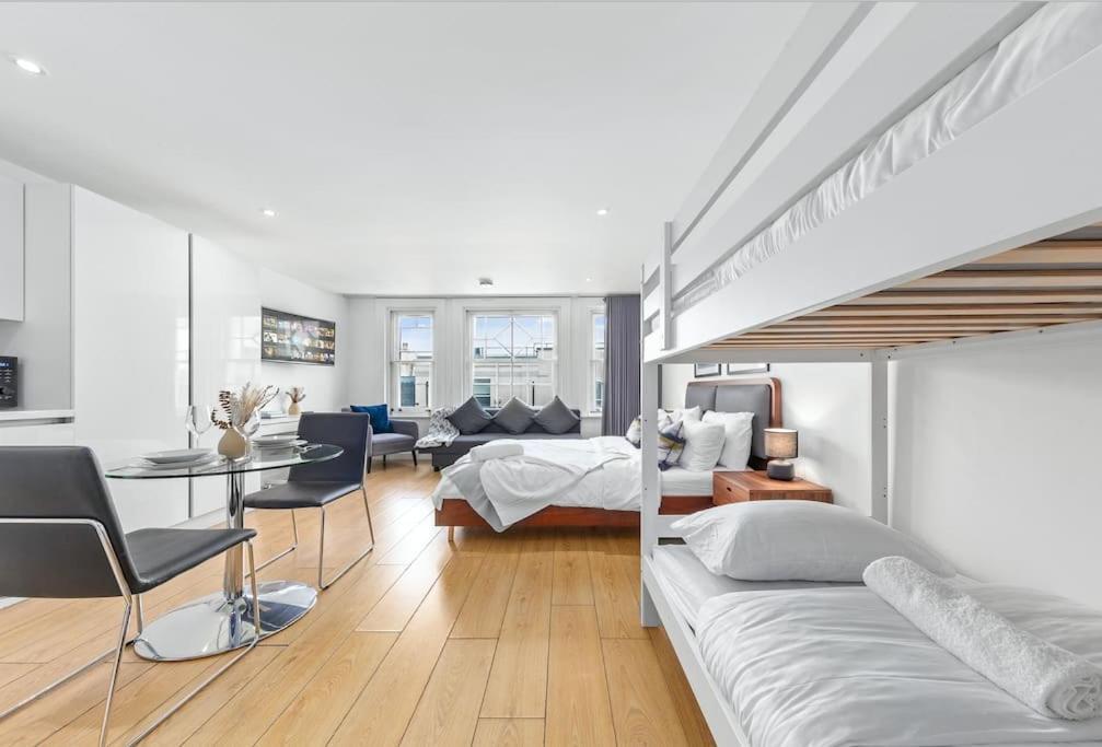 Spacious And Delightful Sleep 5 Piccadilly Vrc Londra Dış mekan fotoğraf